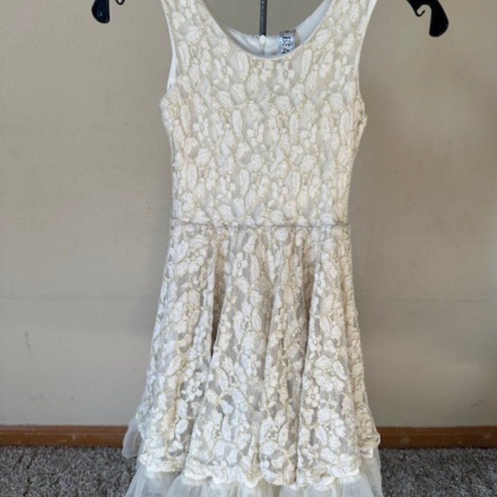 White and Cream Lace Dress   8461